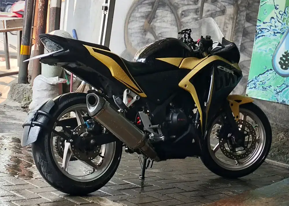 Jual Honda CBR 250r CBU murah