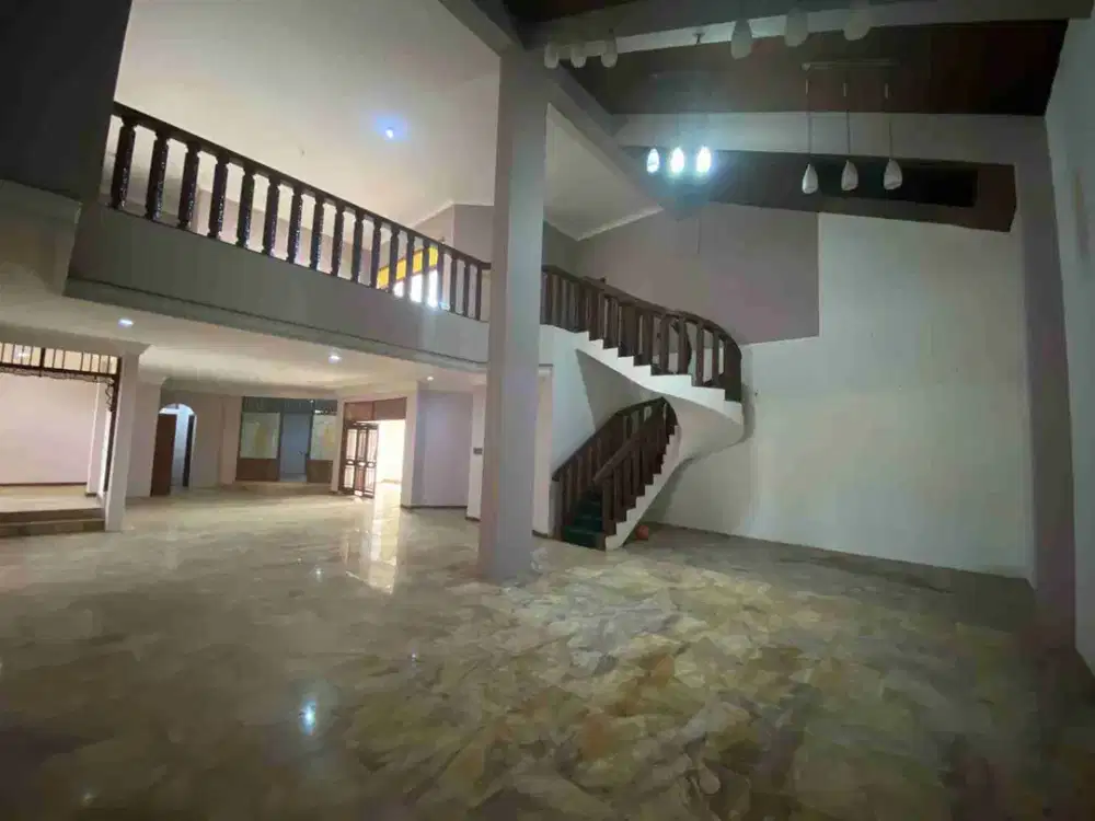 dijual rumah lama siap huni Lebak bulus Jakarta Selatan