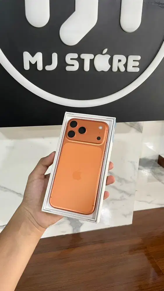 iPhone 17 Promax 256 gb ex iBox bh 93% garansi sampai Desember 2026