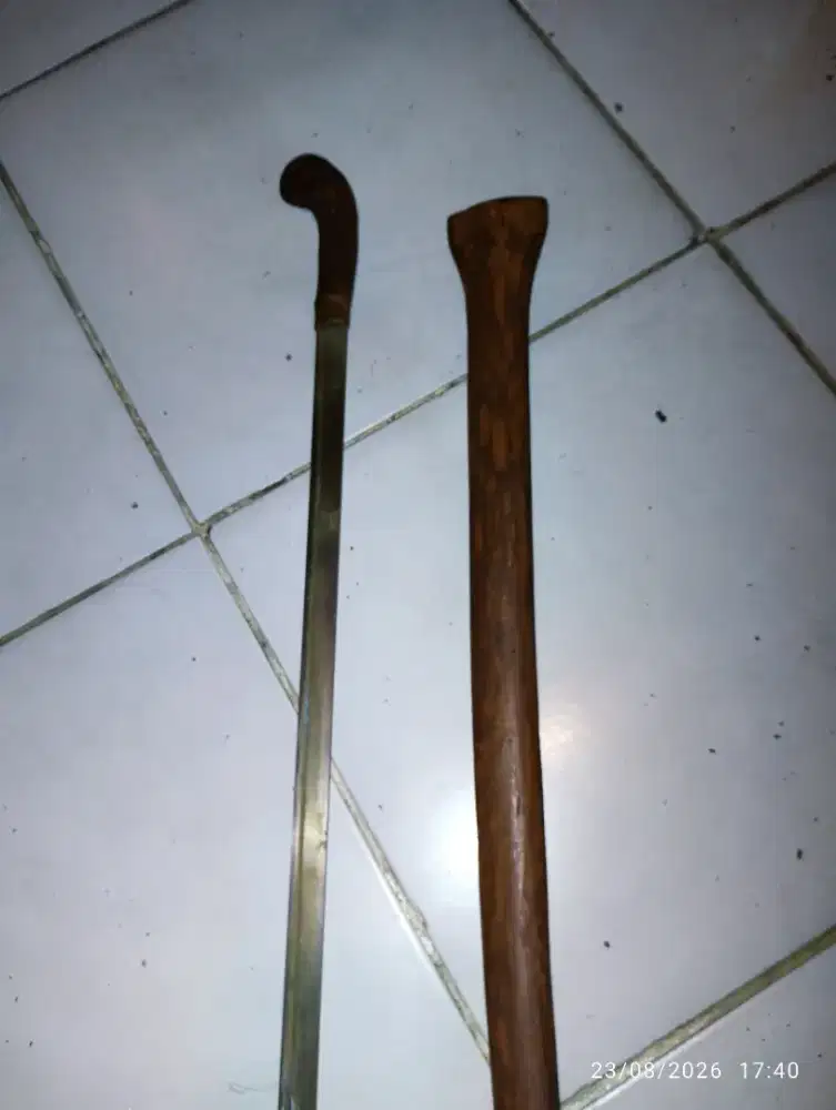 Di jual golok yang minat bisa hubungi saya