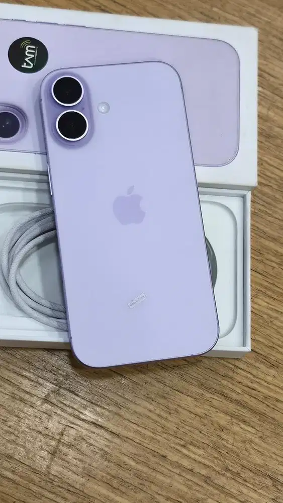 iPhone 17 256 gb ex iBox bh 100% garansi aktif sampai April 2027