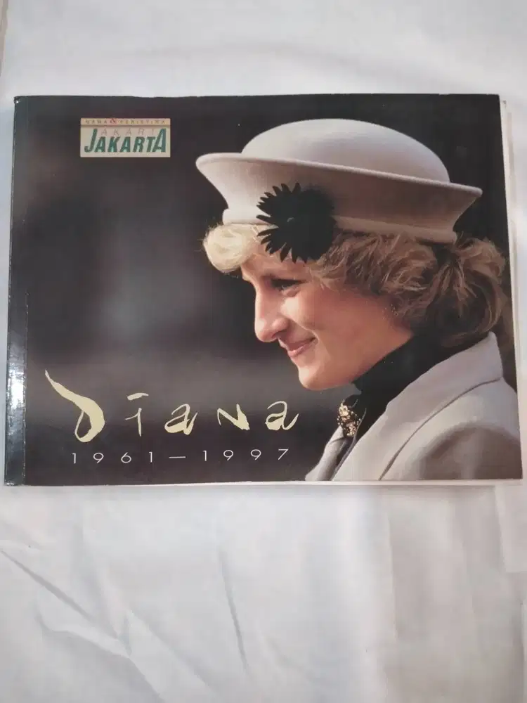BUKU LADY DIANA, MAKE UP, ANGGREK, IKAN KOI