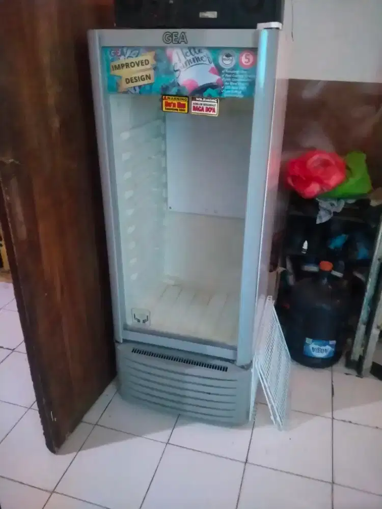 Di jual kulkas dan swocase