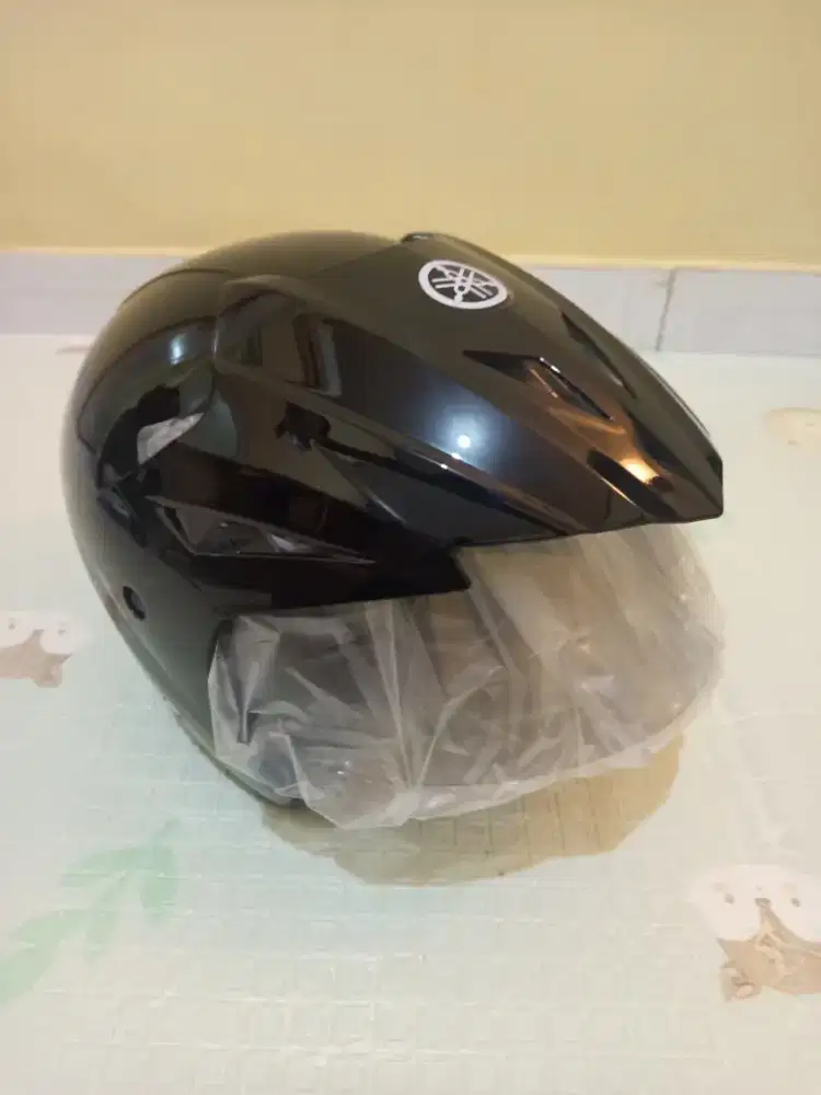 Helm yamaha Maxi baru