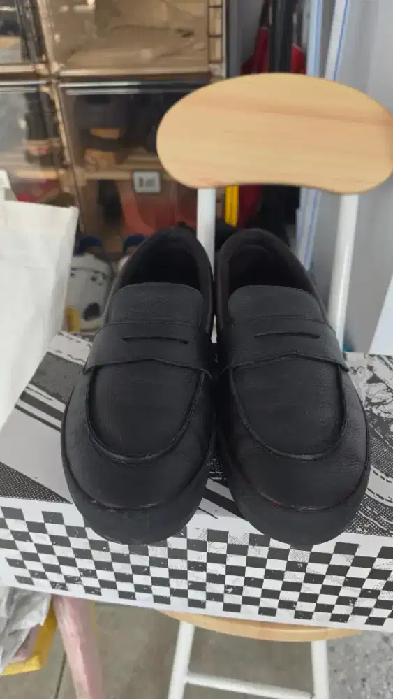 Vans Slip On Loafer Full Black 42 mulus baru 3 kali Originial