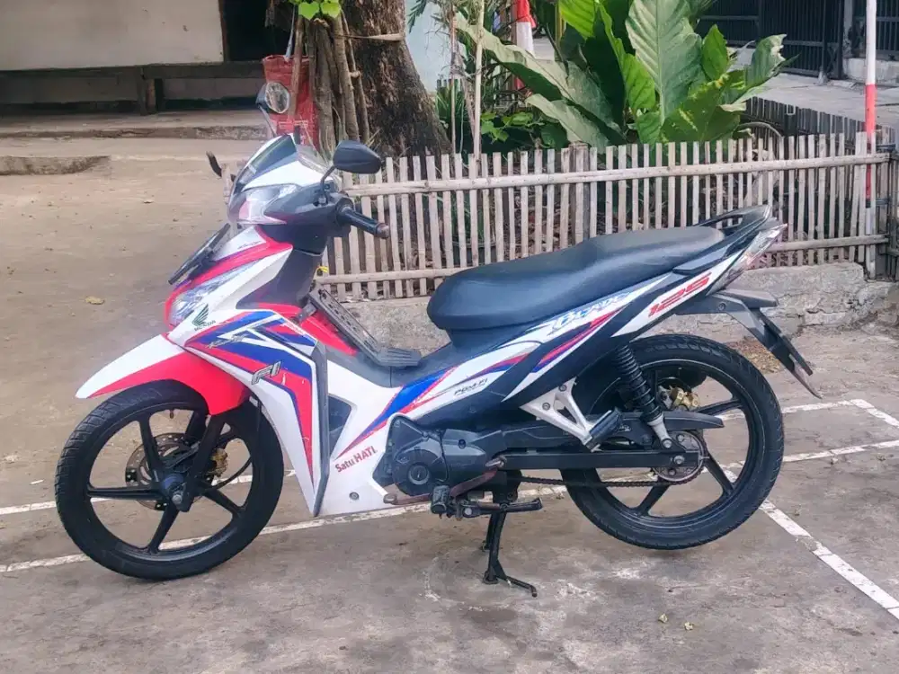 Honda Blade 125cc thn 2015 pajak panjang di Cengkareng