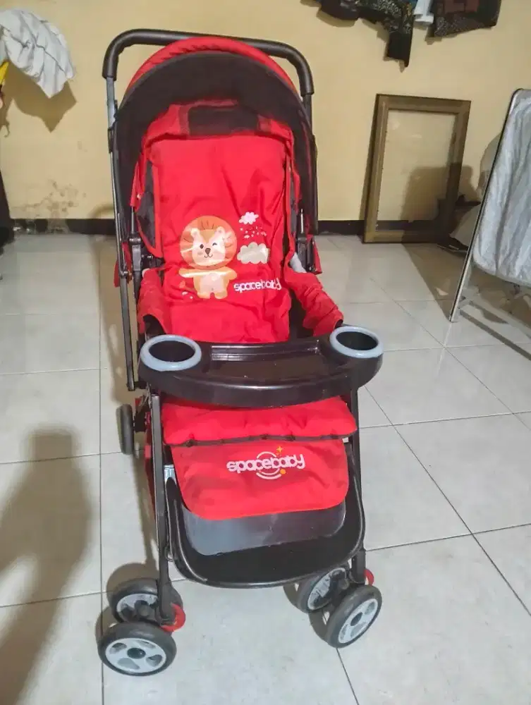 Stroller bayi merk spacebaby bekas 200ribu