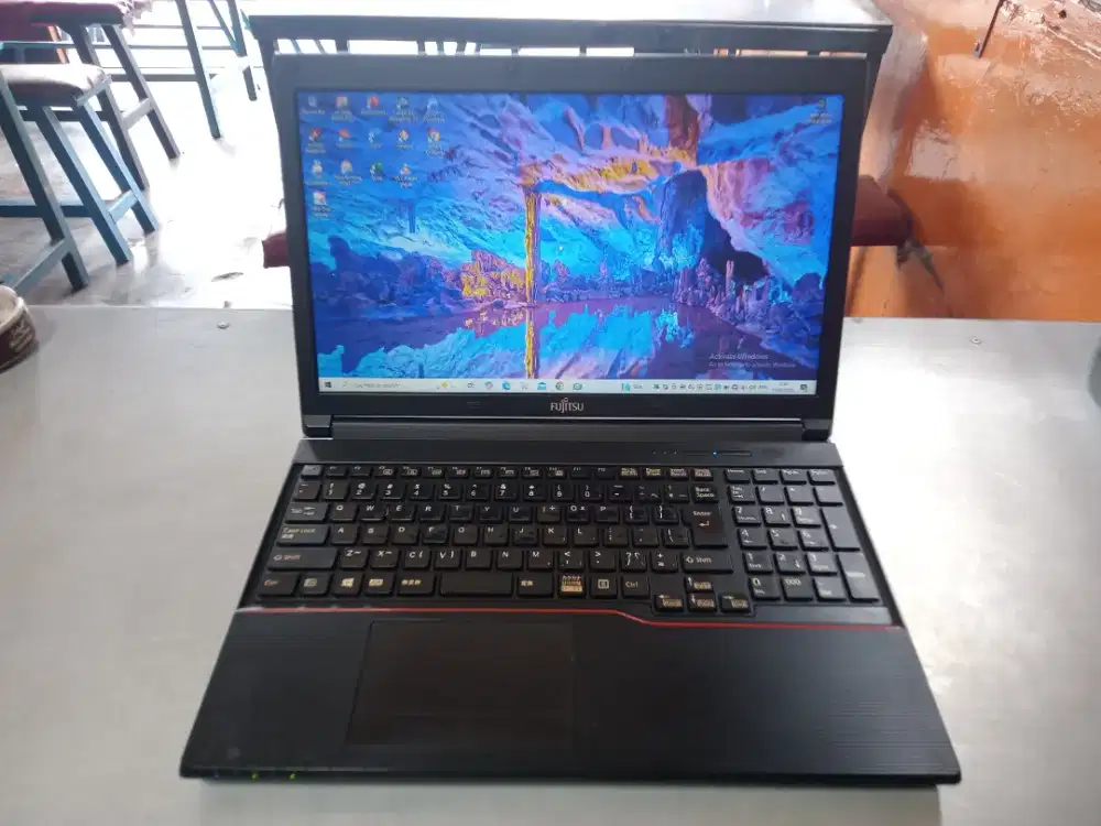 Laptop Fujitsu / 15.6 / Core i7 Gen-4 / SSD 128Gb / 4Gb / 1.5 Jam