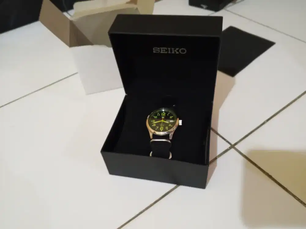 Seiko & guess Full Box