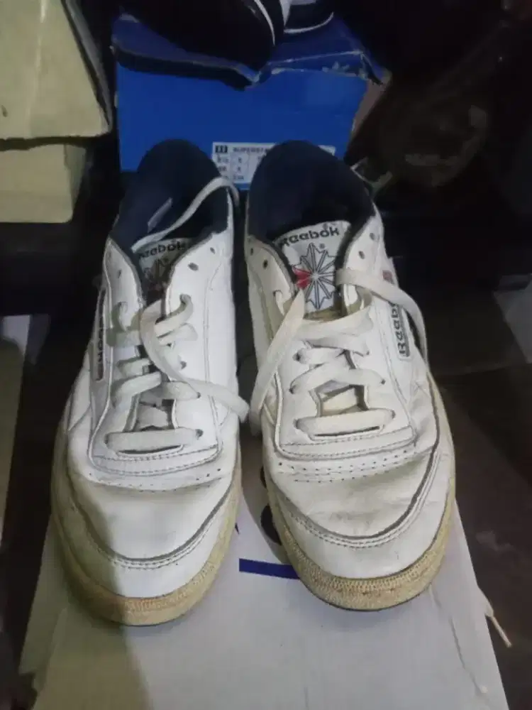 sepatu reebook putih