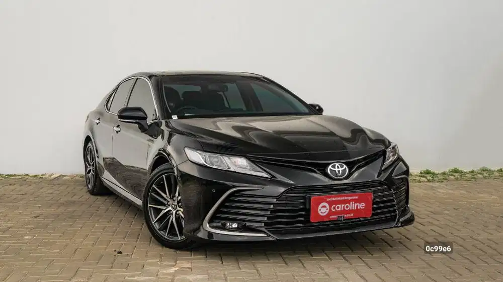 TOYOTA CAMRY V 2.5 AT 2023 HITAM