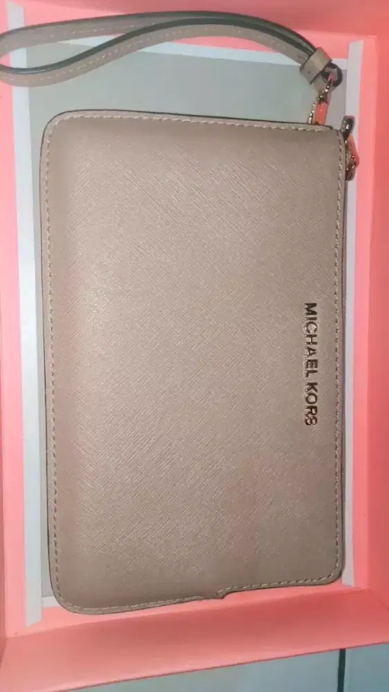 MICHAEL KORS Dompet multifungsi warna abu2