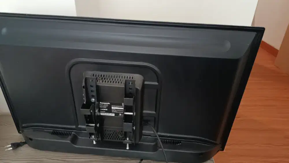 TV  panasonic.. 37 inn's lije new