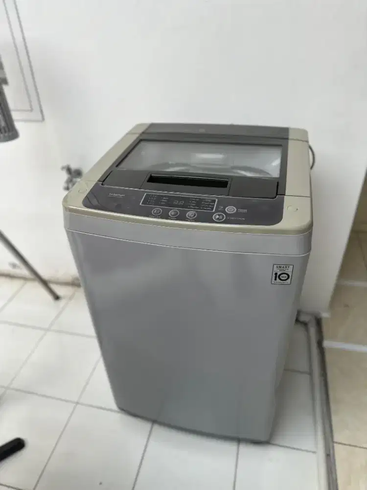 Mesin cuci LG turbo drum 8kg