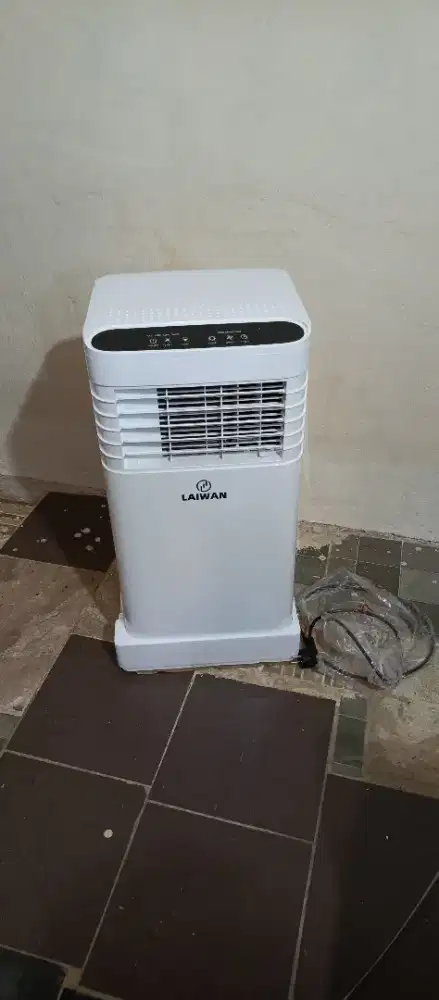 AC Portabel 1/5 . Belum baru Belum pernah dipake . Hanya ngetes aja