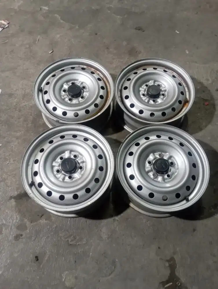 Velg kaleng terios r16
