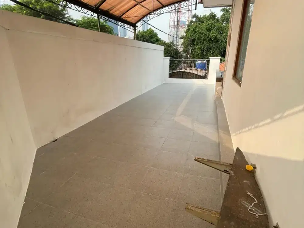 Djual Rumah Tinggal Bendungan Hillir 5 Bedroom Luas 400 m2 Siap Huni Jakarta pusat