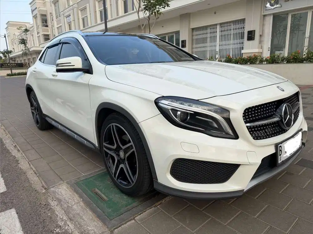 Mercedes-Benz GLA 200 GLA200 2015 Bensin Antik