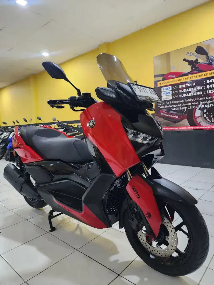 XMAX 250 TAHUN 2023,MERAH