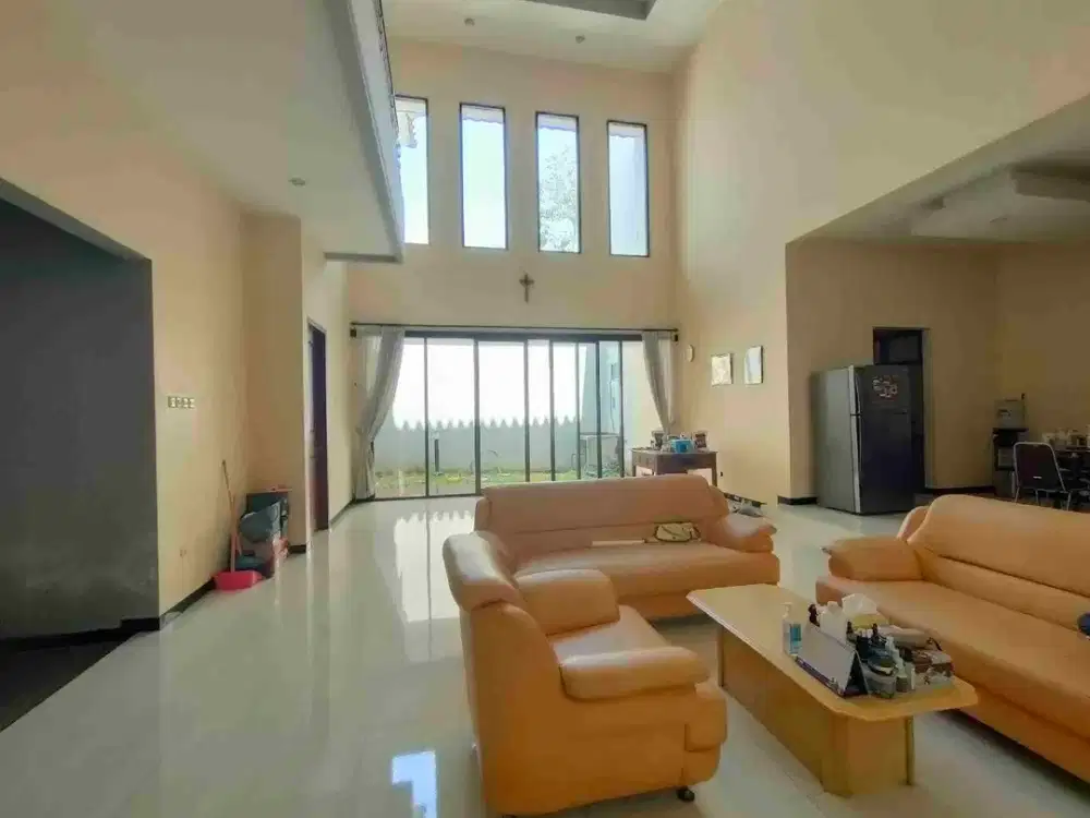 Rumah Araya Boulevard Golf Utama Kota Malang