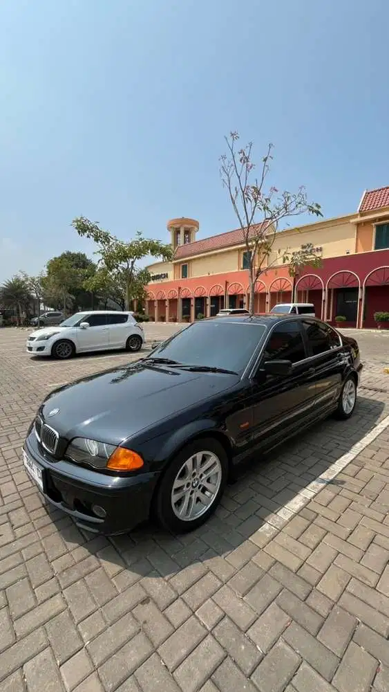 BMW 325i 2001 Bensin