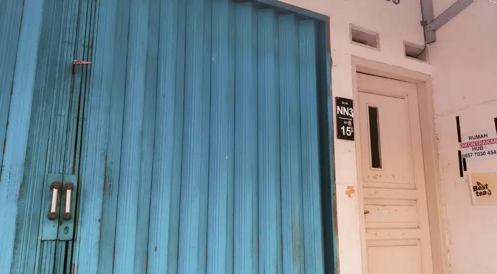RUMAH TOKO DI KONTRAKAN