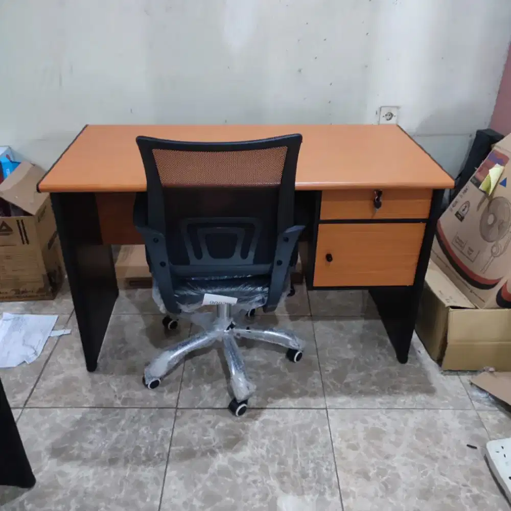 1 paket meja tulis meja kantor ukuran ( P 120 L 60 T 75 cm )