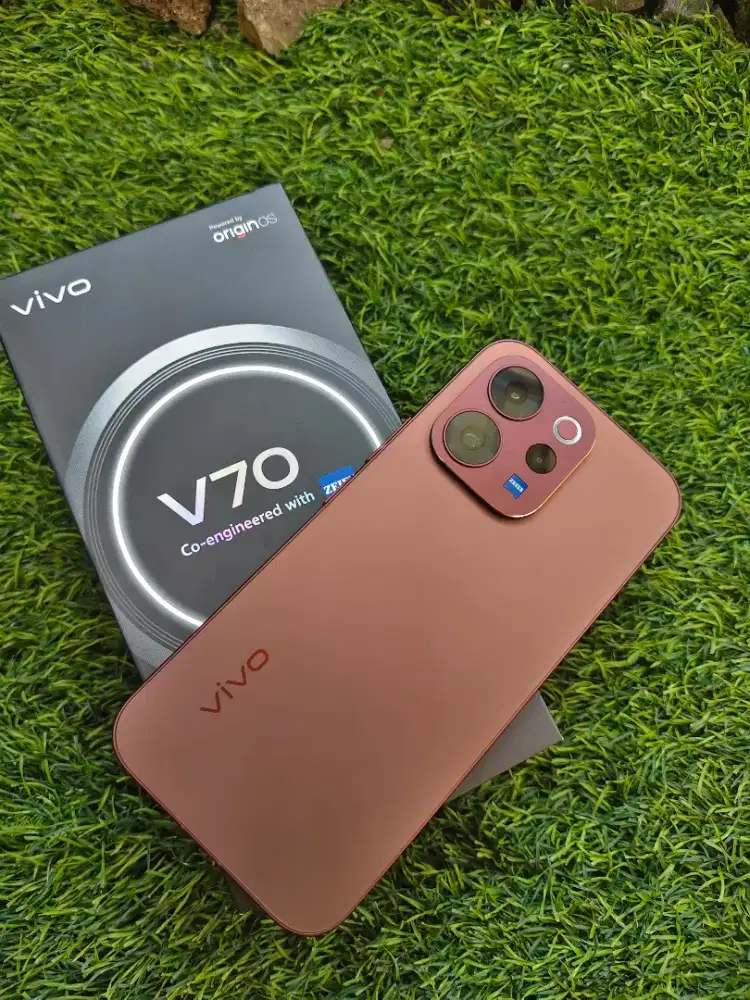 Vivo V70 5G Zeiss Camera