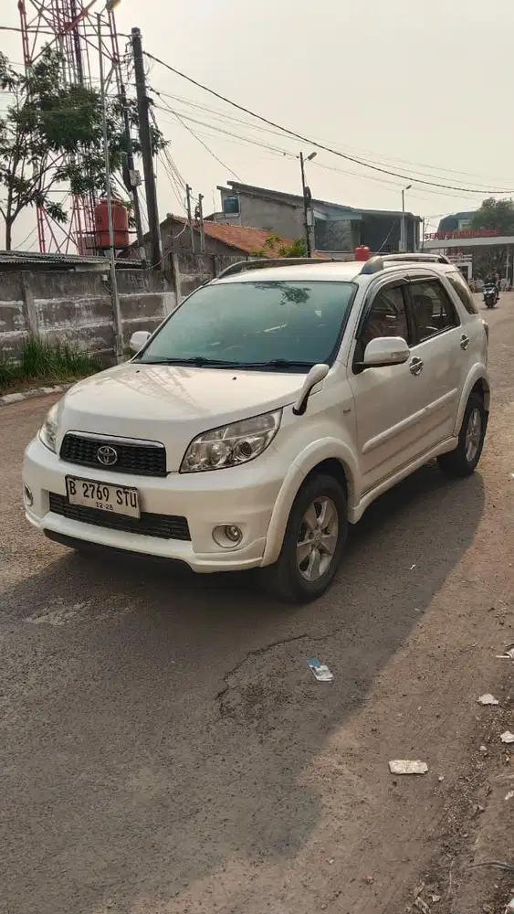 Toyota Rush G Matic 2013 putih ganteng bgt