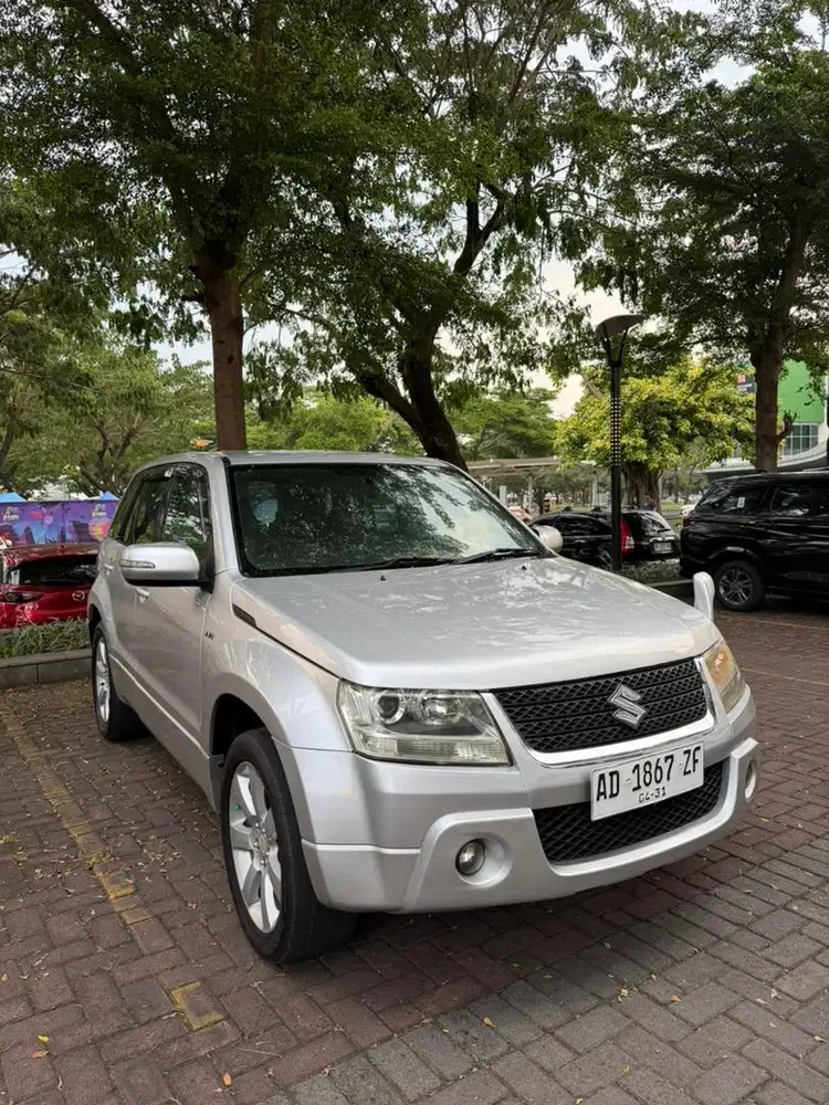 Suzuki Grand Vitara 2.4 matic 2010