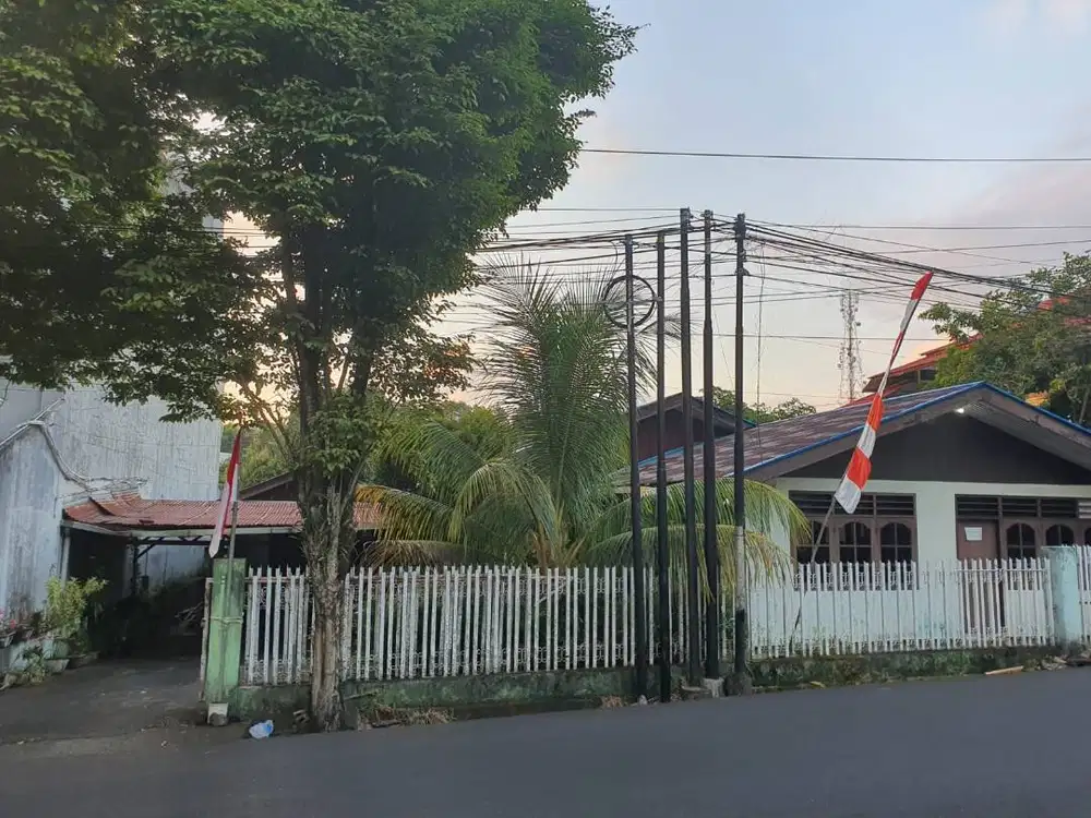 Properti Strategis Manado LT 855 m. Depan Jalan, Potensial untuk Usaha