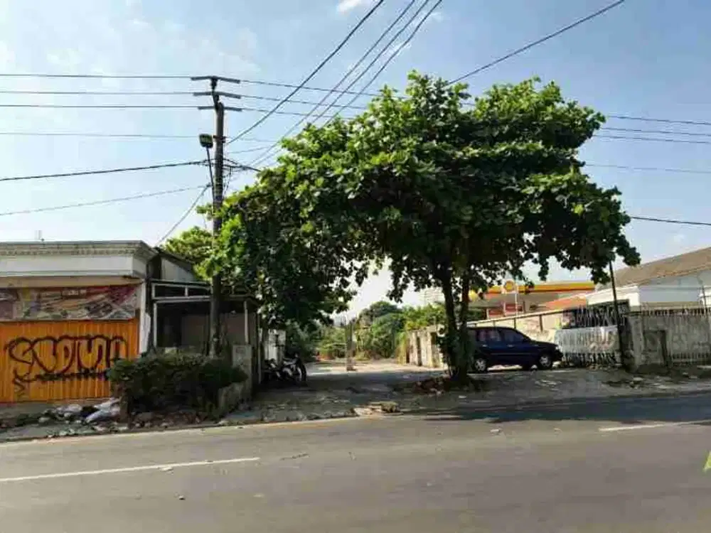 Sewa Lahan Komersial Pinggir Jalan Depok 2 – 815 m² Strategis