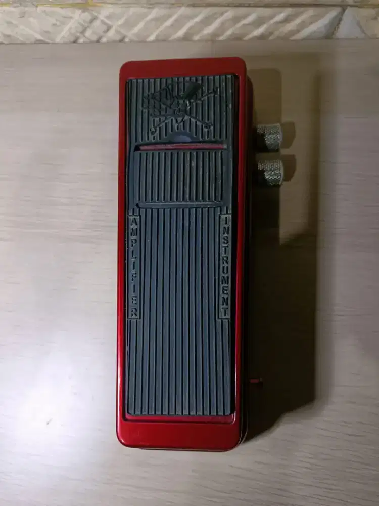 Dunlop Cry Baby Slash Signature Wah Pedal (Wah + Distortion Jadi Satu)