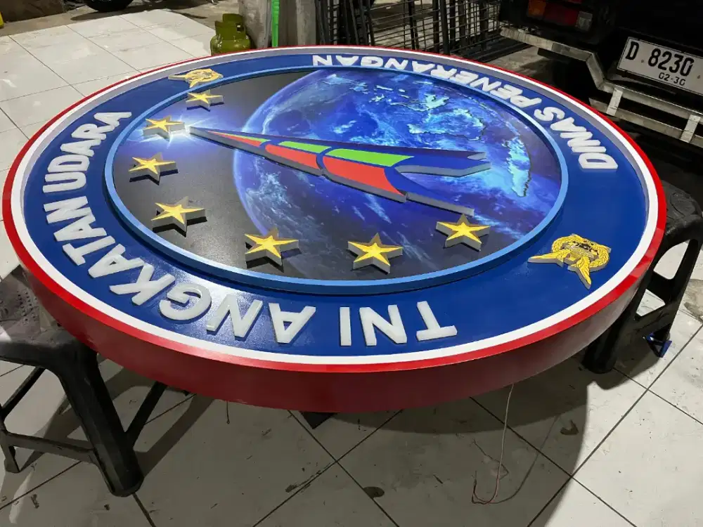 Neon box huruf timbul akrilik