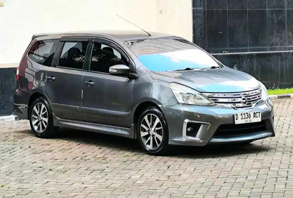 GRAND LIVINA HWS AUTECH 1.5 AT 2014/2015 KM 77rb ISTIMEWA BANDUNG