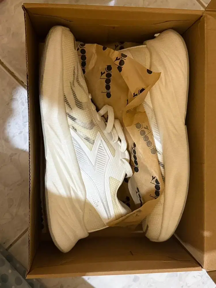 Sepatu Diadora Manuela