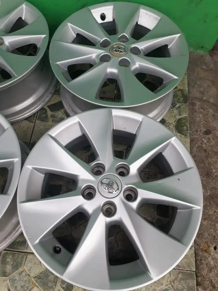 Velg Toyota Alphart R.17 ori