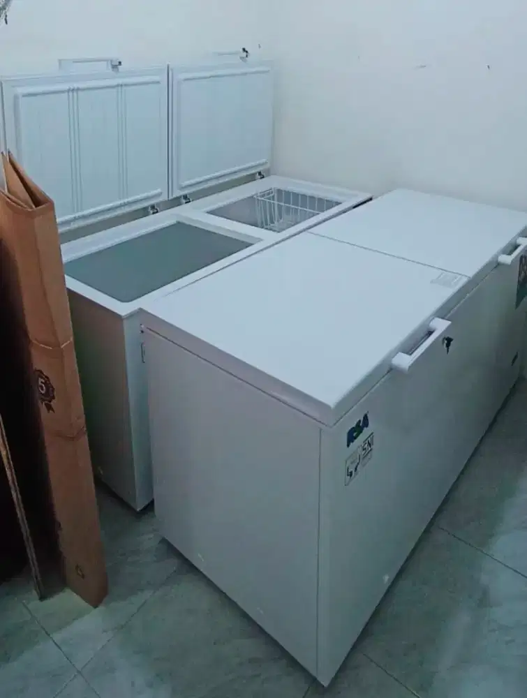 Freezer Box RSA CF600H Masih Baru Ada 2 Unit