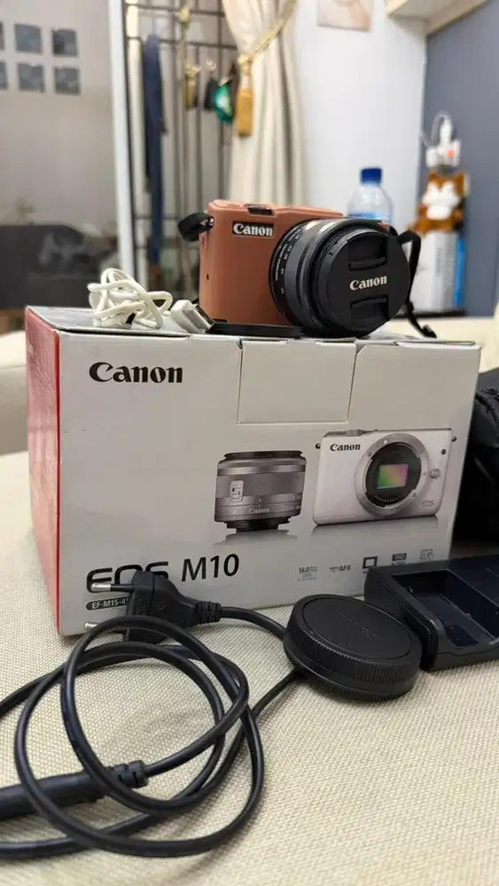 Canon mirrorless m10 like new