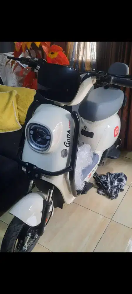 Sepeda listrik gd sweet 156 putih di jual cepat