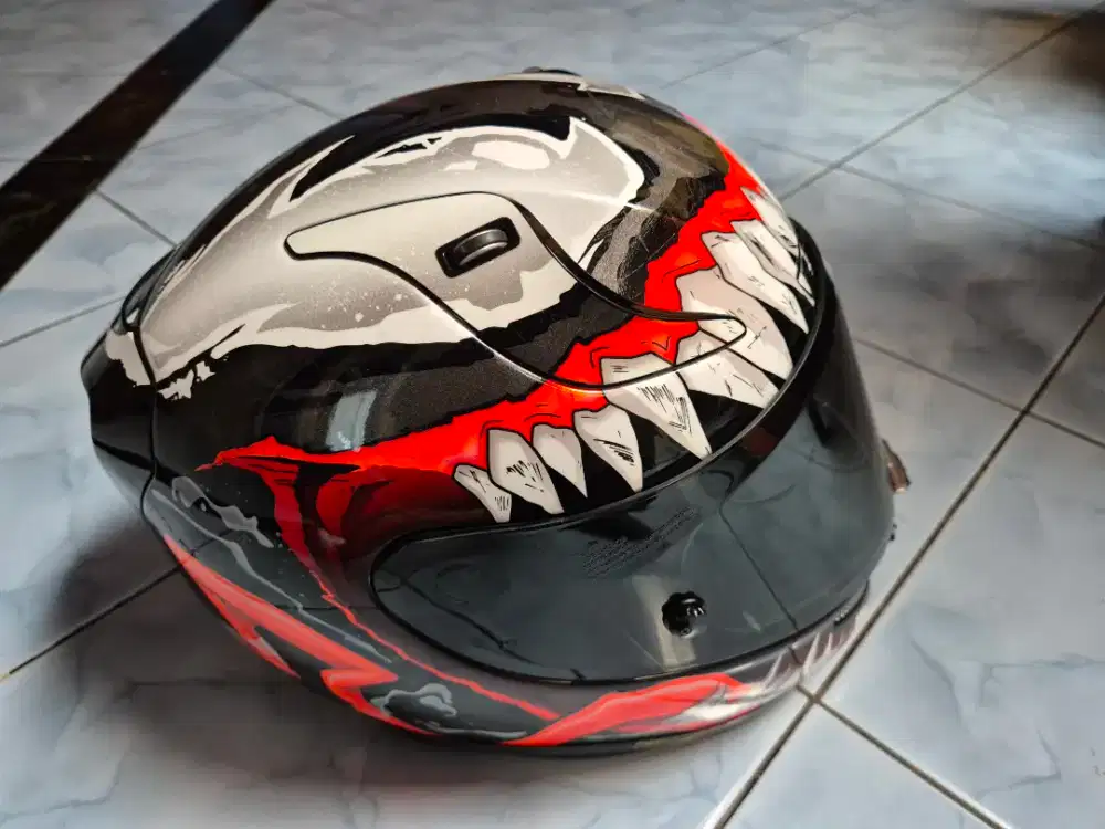 HJC rpha 11 venom v2