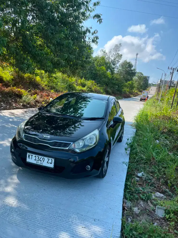 KIA RIO MT manual 2014 mulus terawat pajak on km 120rb pribadi
