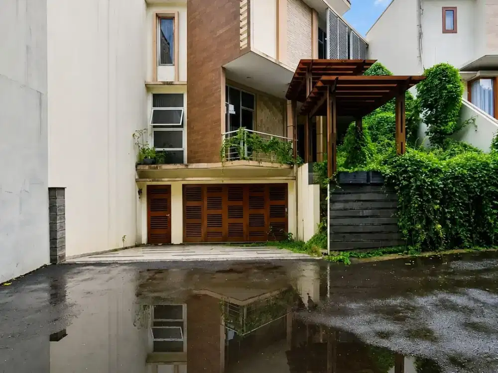 RUMAH MURAH DALAM TOWNHOUSE DI LEBAK BULUS JAKARTA SELATAN DIJUAL