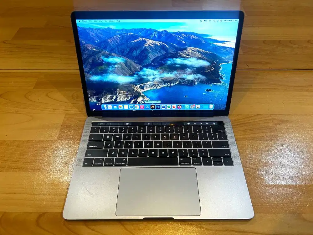 Macbook Pro 13 Inch 2017 Touch Bar - 512 SSD (GRATIS TAS RANSEL)