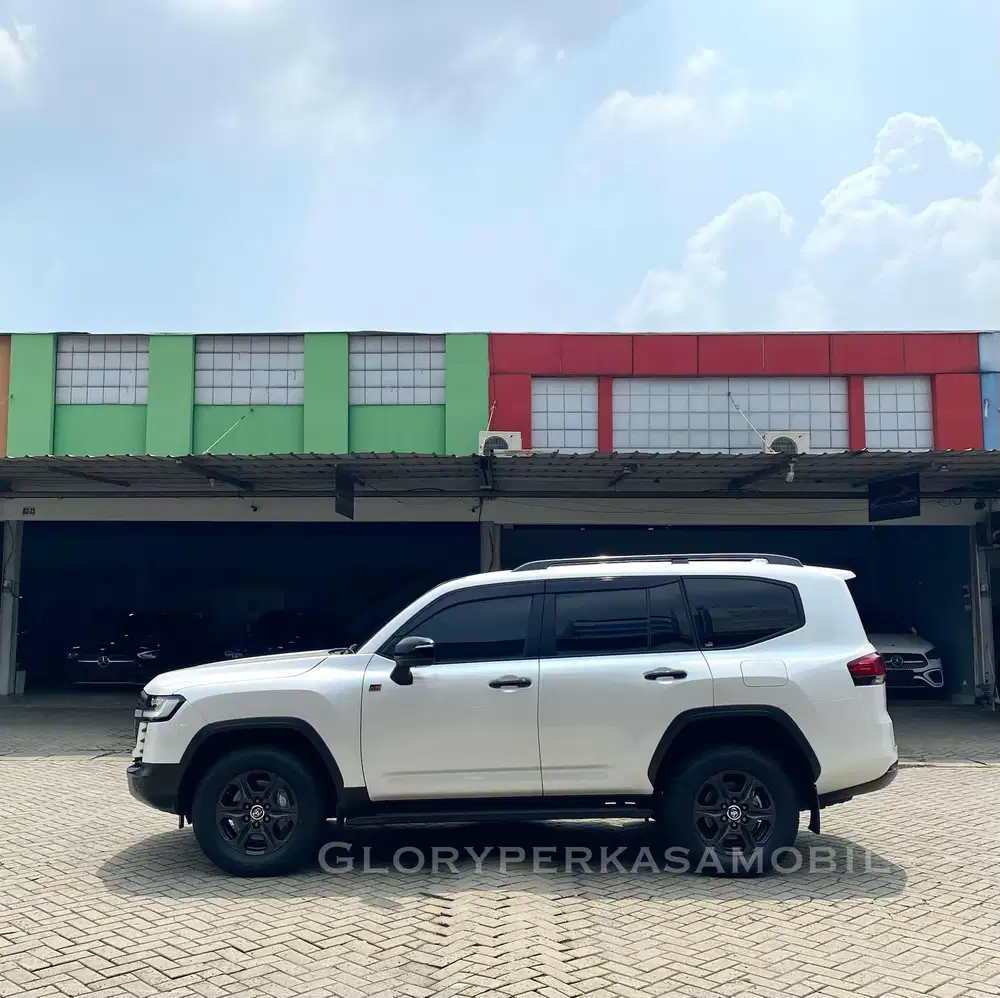 Toyota Land Cruiser 300 GR 2025/ 2026 KM 10rb ANTIK Toyota LC300