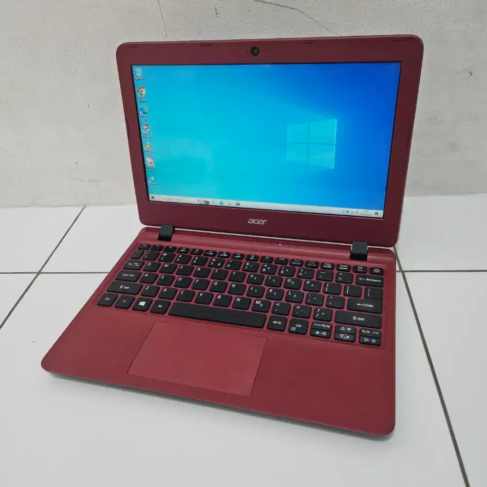 Laptop mungil ringkas ringan acer aspire ES1-132 layar 12 inch murah
