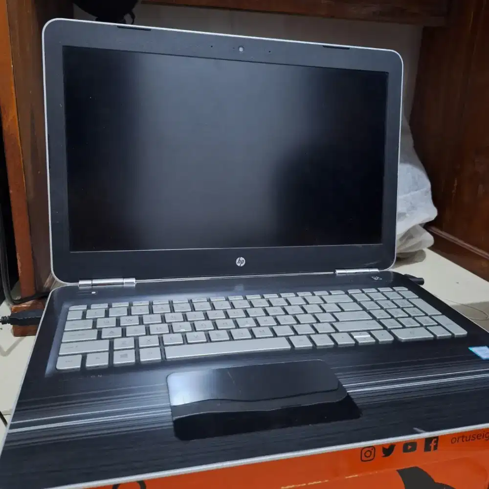 HP PAVILION GAMING SLIM 15-BC045TX F23
