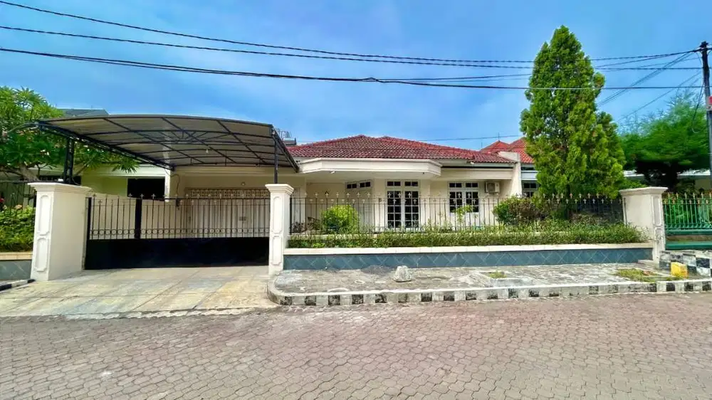 DIJUAL RUMAH DARMO HARAPAN UTARA TERAWAT,DEPAN TAMAN,+ROW JALAN NYAMAN
