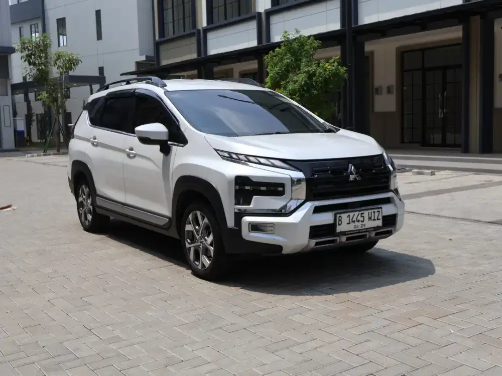 Xpander Cross Premium Package 2024 Putih