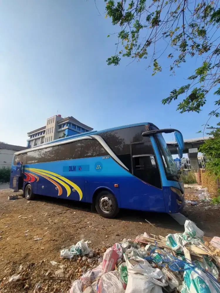 BIG BUS HINO ADI PUTRO TAHUN 2015 ISTIMEWA